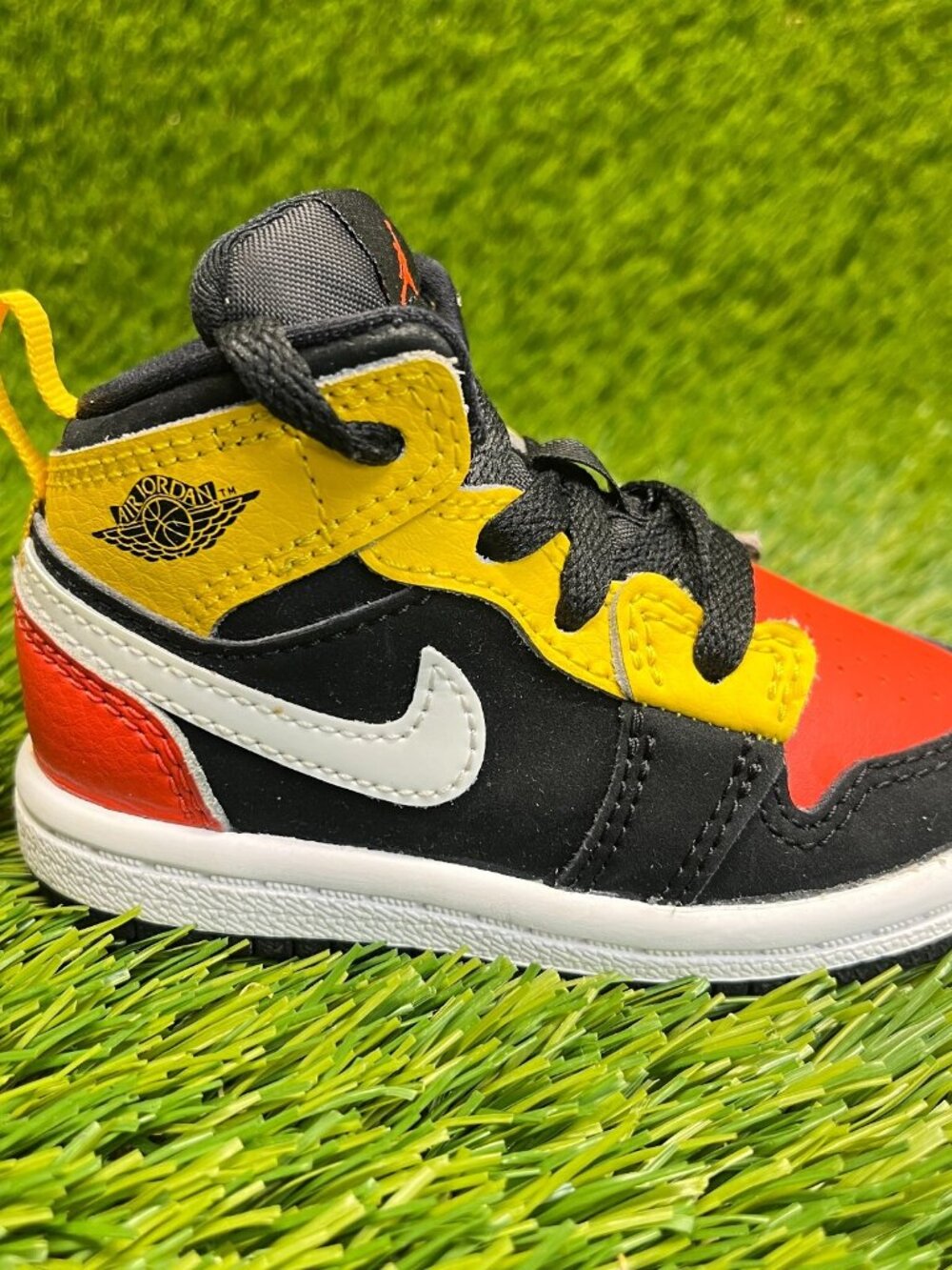 Nike Air Jordan 1 Mid Toddler Size 4C Orange Yellow Walking Shoes Sneakers